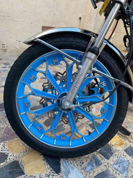 السلام عليكم 
دراجه سيفان 5 كير للبيع 
محرك 200cc
مرقمه رقم نجف بأسمي 
جديده مديل 2025
قبل شهرين طلعت من الوكيل 
دراجه ما ناقصهه برغي تعال وشوف شخط مابيهه 
سعرهه مليون و600 وبيهه مجال بسيط 
مكاني نجف كوفه 
الرقم للاستفسار ***********
