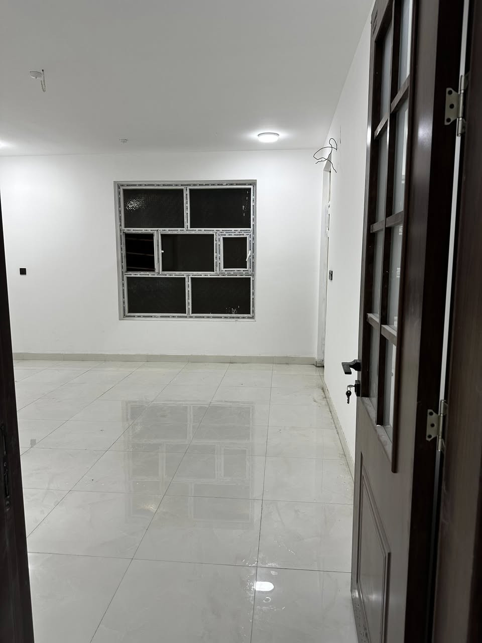 دار للبيع 
طابو زراعي سند 25 
المساحه 150 متر الواجهة 10 متر 
4 غرف نوم مع باقي التفاصيل 
بناء درجه اولى جديد ممسكون 
للاستفسار ***********
واتساب او خاص مفتوح
