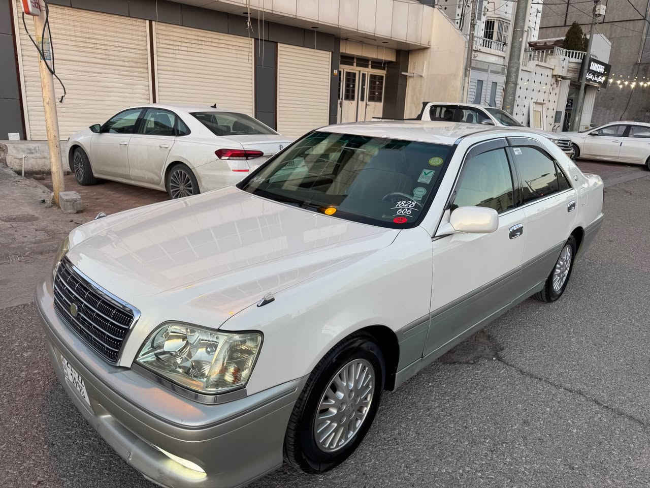 بەناوی خوای گەورەو میهرەبان
تۆیۆتا کراون مەلیکە مووس D4 171 مەکینە بچووک ٢ دووگمەی پەردە پێشو دوای کریستاڵ سەقف شوشەی داشبڵ سەرو ژێر نەجەف بێ دەعمو لێدراو گێڕو مەکینە و تەقەو ڕەقەو مەجموعە سووکانی بەشەرت سەیارەکە کراوە بە بەصمە ٢ بەصمەی لەگەلە دەبڵ شاشەو کامێرایە ٤ تایەو ویلی سفریشم بۆ بەستوە لەخزمەتانام لە سلێمانیم
کۆدیشی بۆ کراوە بەشەرت
سعر ٥٥ گەڵاو مەجالێکی برایانە 
0774 152 19 20 السليمانية, العراق
