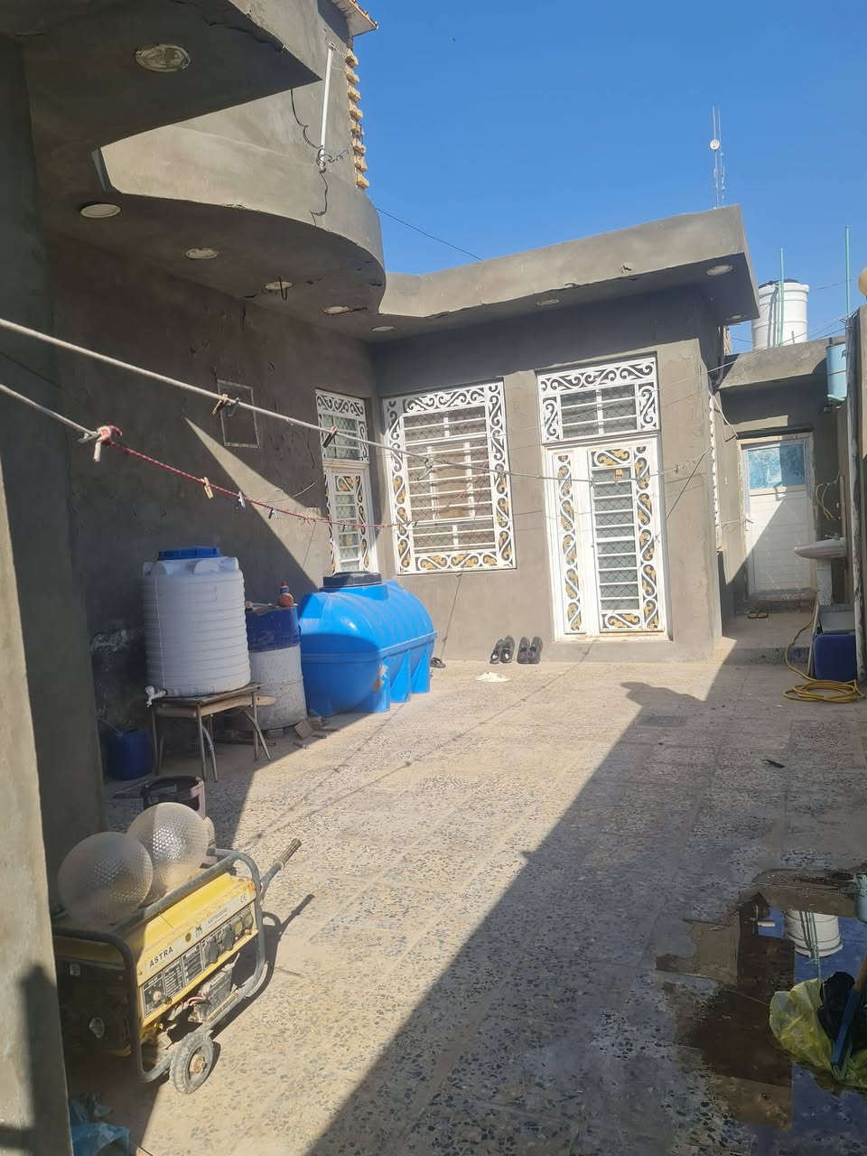 بيت للبيع زراعي سند ٢٥ طابو عثماني أسود مشمول بالتطويب علوة الفحل 
المساحة ٢١٤ متر
الواجهة ١٨ متر والنزال ١٢ متر
البناء كونكريت طابوق السطح شتايكر
السعر٦٠مليون بي مجال
غرفتين واستقبال كبيرة ومطبخ كبير وتواليت عدد ٣
رقم الموبايل ***********
***********
