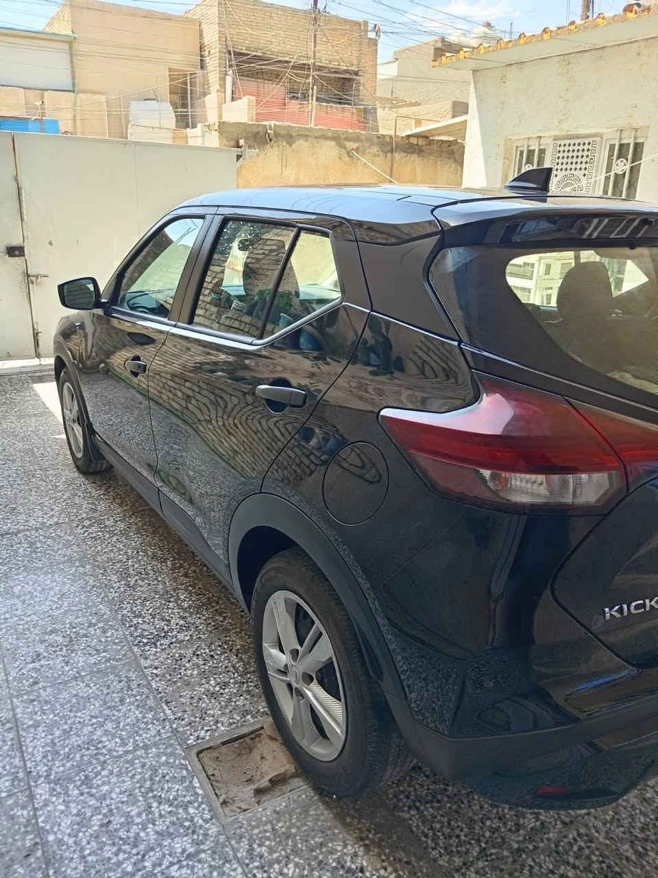 نيسان كيكس 2024 لون اسود رقم أربيل باأسمي  تحويل مباشر  موقع السيارة / بغداد شهداء العبيدي الضرر ضربه خفيفه في باب الجنه وراجع على البارد ولديه سونر
 ماشيه ( 27.500)  محرك 1600
السعر 155 ورقه
رقم الموبايل ***********
