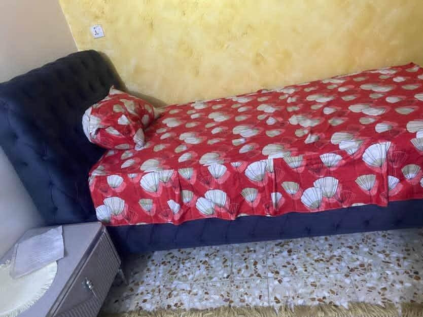 غرفة نوم للبيع الاستفسار على الخاص او الرقم ***********
