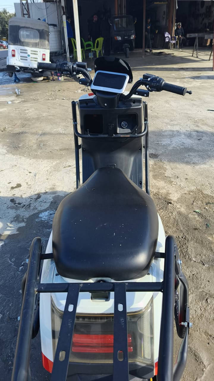 سلام عليكم اخوان دراجه شحن للبيع 6 بطاريات +كارت وبصمه وسويج بطارياته بعده بحيله ساله 5 اشهر من ماخذه مكاني البياع تقاطع درويش للستفسار خاص او رقم *********** للبيع او المراوس ماكس عدله
