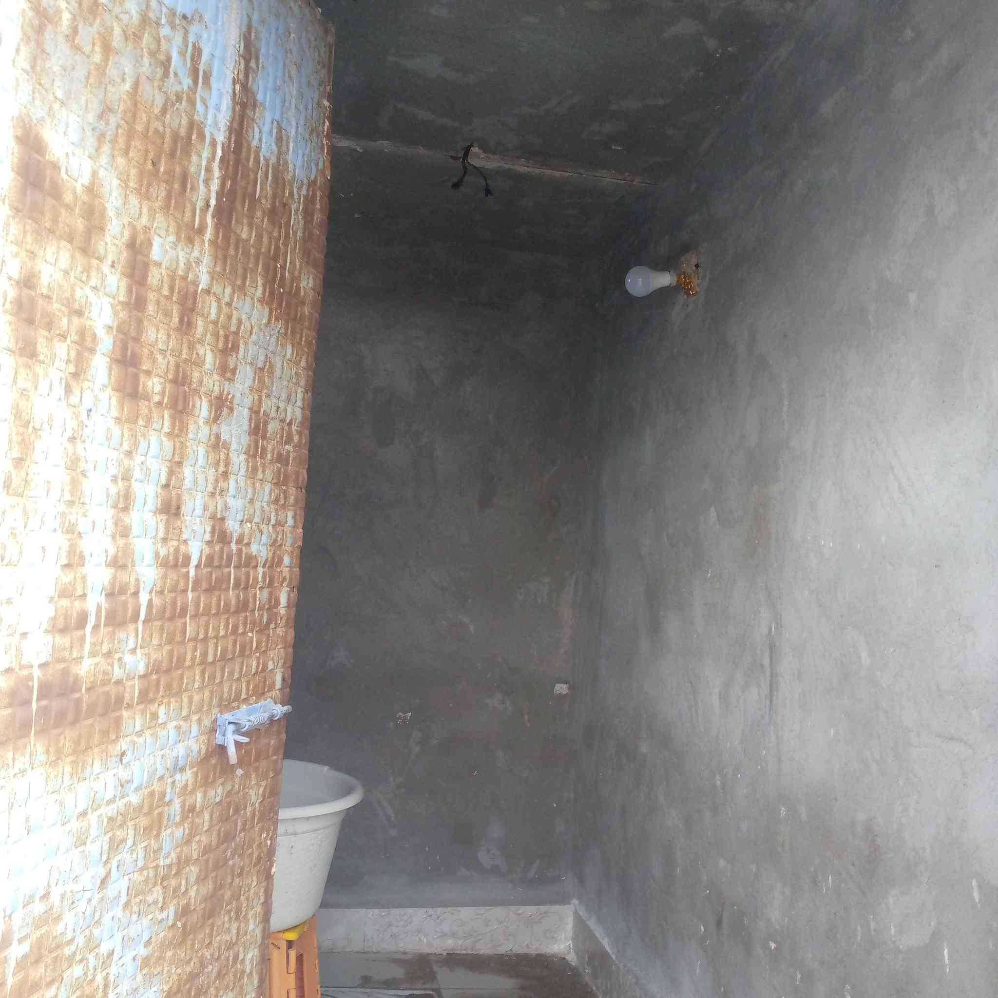 دار للبيع
مساحة 180م منطقة مجاور للأمام العباس بن الكاظم (ع)
مناسب جداً تتكون من غرفتين نوم وصاله وديوانيه ومطبخ وصحيات داخلي وخارجي وشارع عريض كهرباء وماء البتلو طابوق 
المبني منه نصف //غرفه نوم جاهزه ومطبخ وصحيات 
المكان شارع ال كشيش فرع مولدة علي البيگ
السعر 20 مليون وبي مجال
الهاتف ***********
مكلف بالنشر
