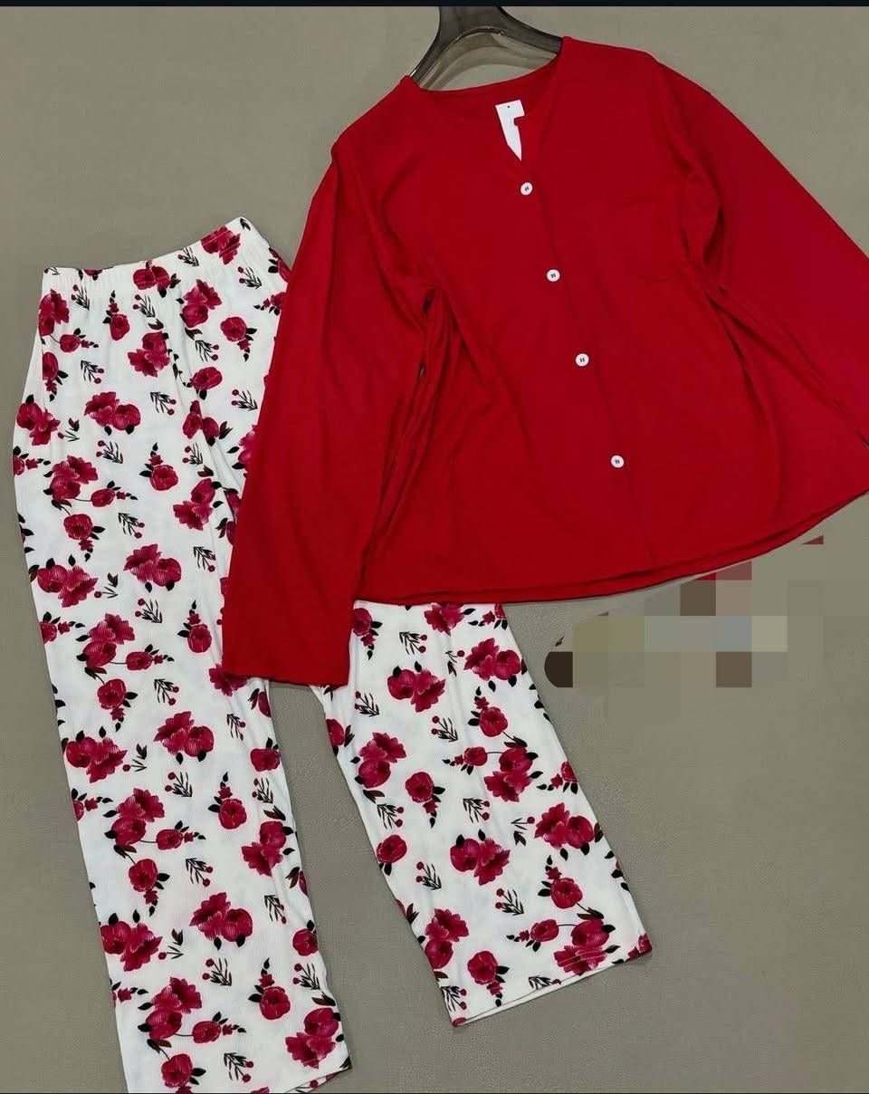 🍑 نعومة + أناقة = راحة ما تنوصف
#تراك بيت قطني وناعم تركي درجه اولى 🌺 🦋 
 ألوانه تهدّي النفس ومثالي للراحة والنوم 🌙
لأنك تستاهلين تكونين مرتاحة وأنيقة بنفس الوقت 🤍
#السعررر10
قياسات فري سايز💙🤍
يوجد توصيل داخل المسيب الفين 
يوجد توصيل محافظات


**إذا كنت صاحب هذا الإعلان وتريد حذفه لأي سبب، رجاءا أرسل رسالة إلى الدعم الفني**