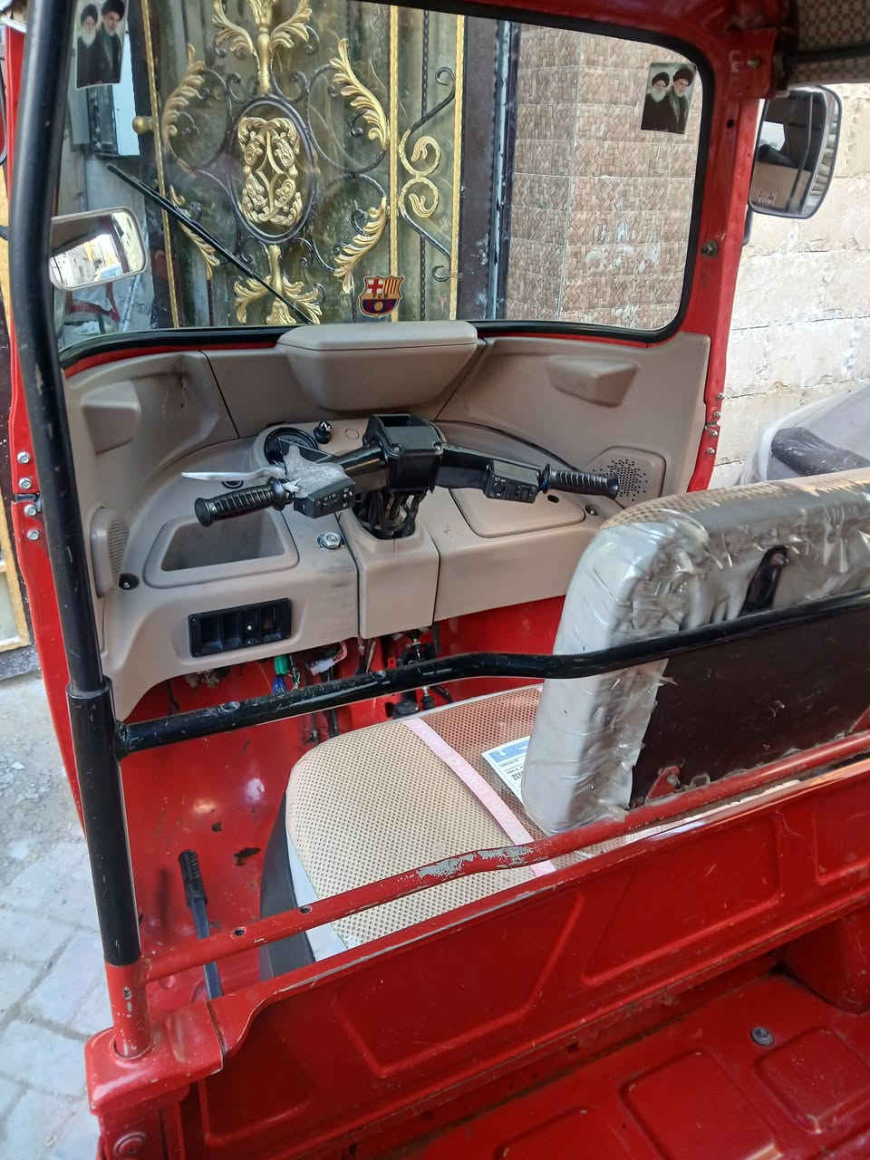 تكتك ٢٢ شهر ٥
بيها بس لغد الأيمن بس رش مو معجون بس رش ومصلحه دوسات بس 
تخم تاير كله جديد 
السعر ٨و٦٠٠ وبيها مجال قليل تدللون

الرقم ***********
