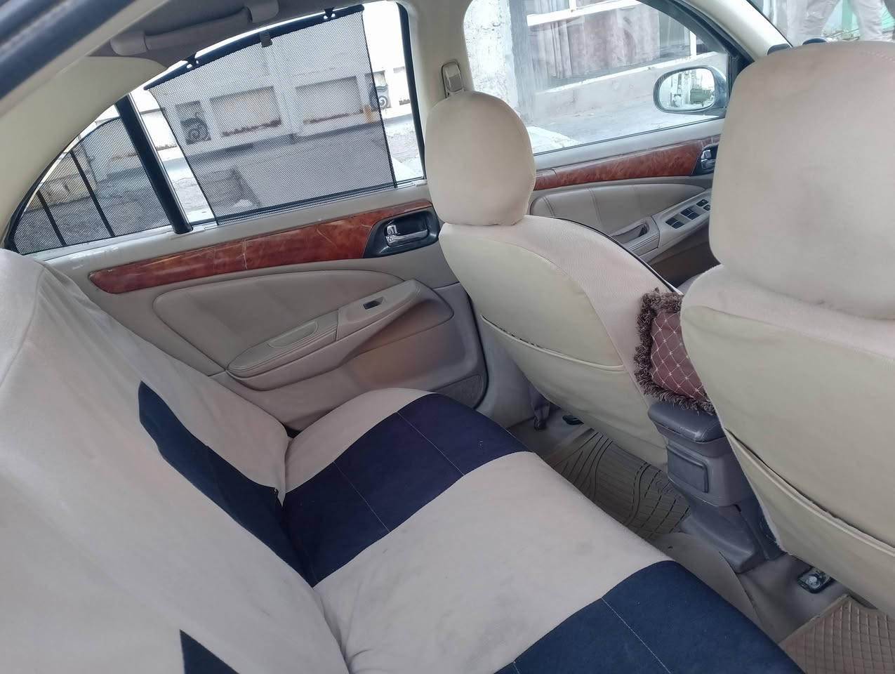 سني يباني صدامي
 للبيع موديل الفين 2قبق الئسود تبريد خير من الله تايرات امامي جداد صالي سبوع باتري جديد سياره محدثه بطاين ام صاج بردات سلايت 
سعر 67وبيه مجال عنوان بغدابو غريب
***********
***********
