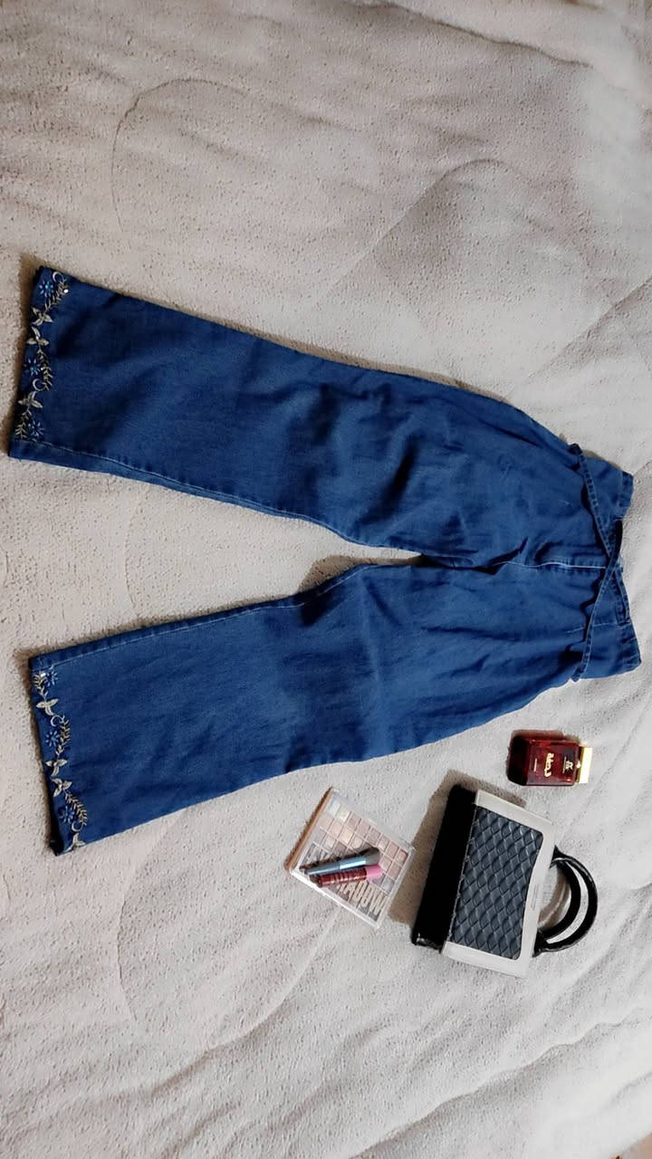 مجموعه بنطرونات علقي بالتردي ونطيج السعر قياس40


**إذا كنت صاحب هذا الإعلان وتريد حذفه لأي سبب، رجاءا أرسل رسالة إلى الدعم الفني**