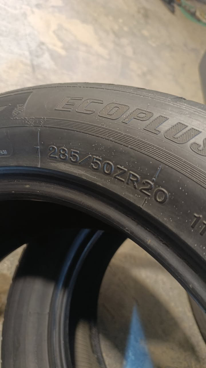 تايرات مستعمل جيب   موديل 22 23 حجم 255/55/20 واحد 285/50/20 عدد/2  سعر الواحد 25 الف عنوان جزيرة السياحية بغداد رقم الهاتف ***********
