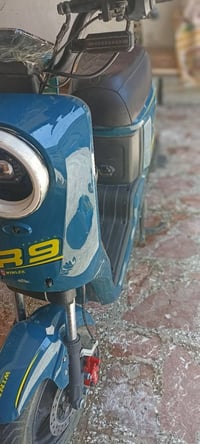 R9 • نظيفة • بطاريات ٥