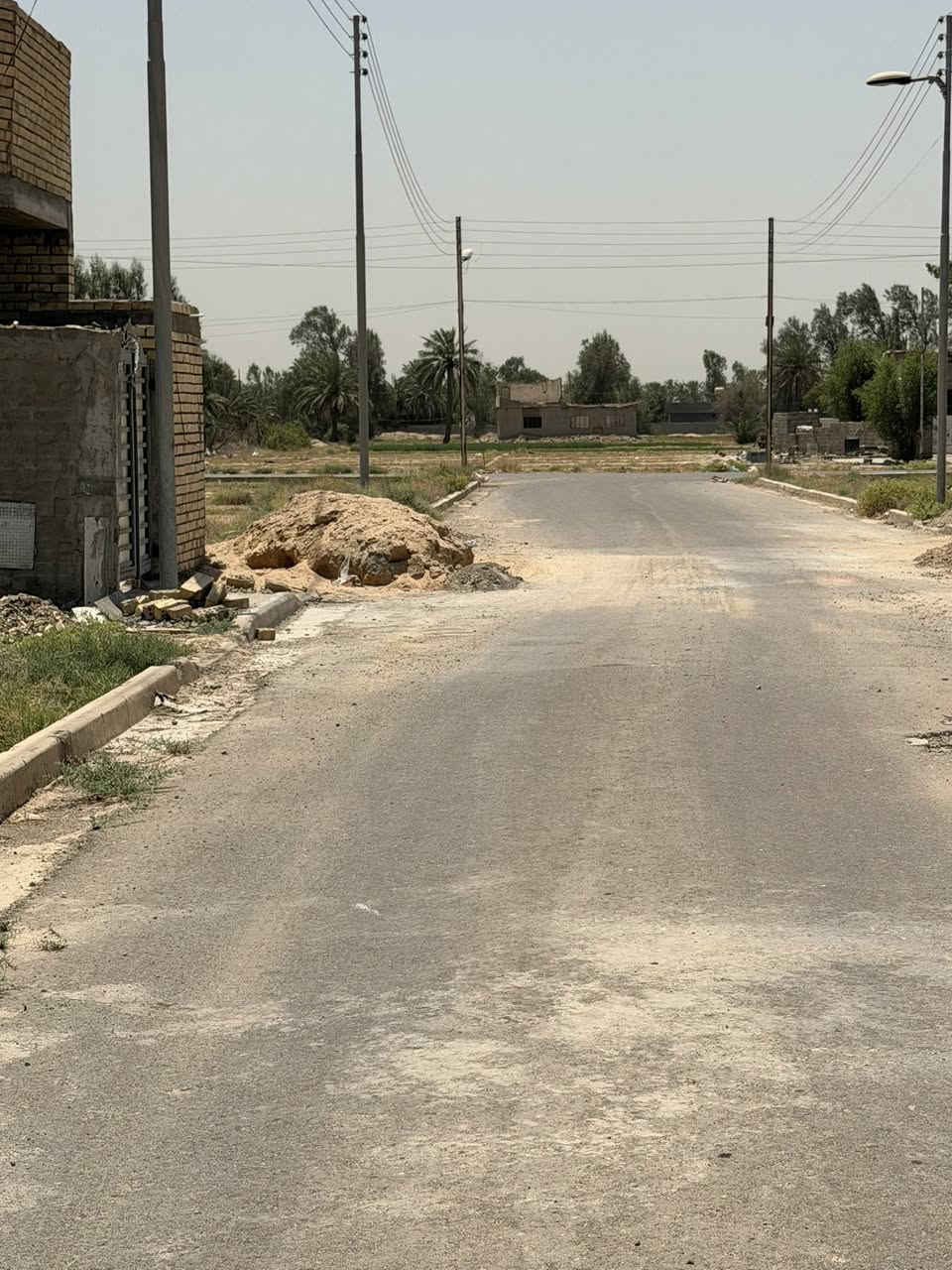 السلام عليكم من رخصة مدير الكروب ارض للبيع المساحة ٢٠٠ متر سادس فرع التواصل   هاتف 📞 ***********
السعر ٣٥ وبيها مجال 
البيع مستعجل
