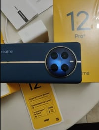 ريلمي ١٢ برو بلاس • 5G • كامل ملحقات