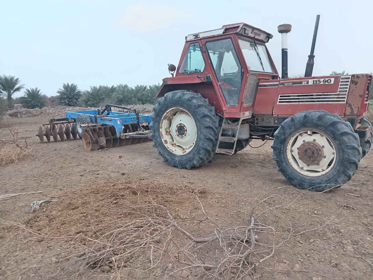 السلام عليكم فيات ١١٥ كامل مواصفات +معدات كامله مكان الكوت ***********
