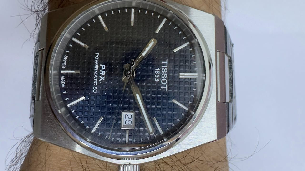 Tissot prx 80 كامل مرفقات السعر 200 دولار


**إذا كنت صاحب هذا الإعلان وتريد حذفه لأي سبب، رجاءا أرسل رسالة إلى الدعم الفني**