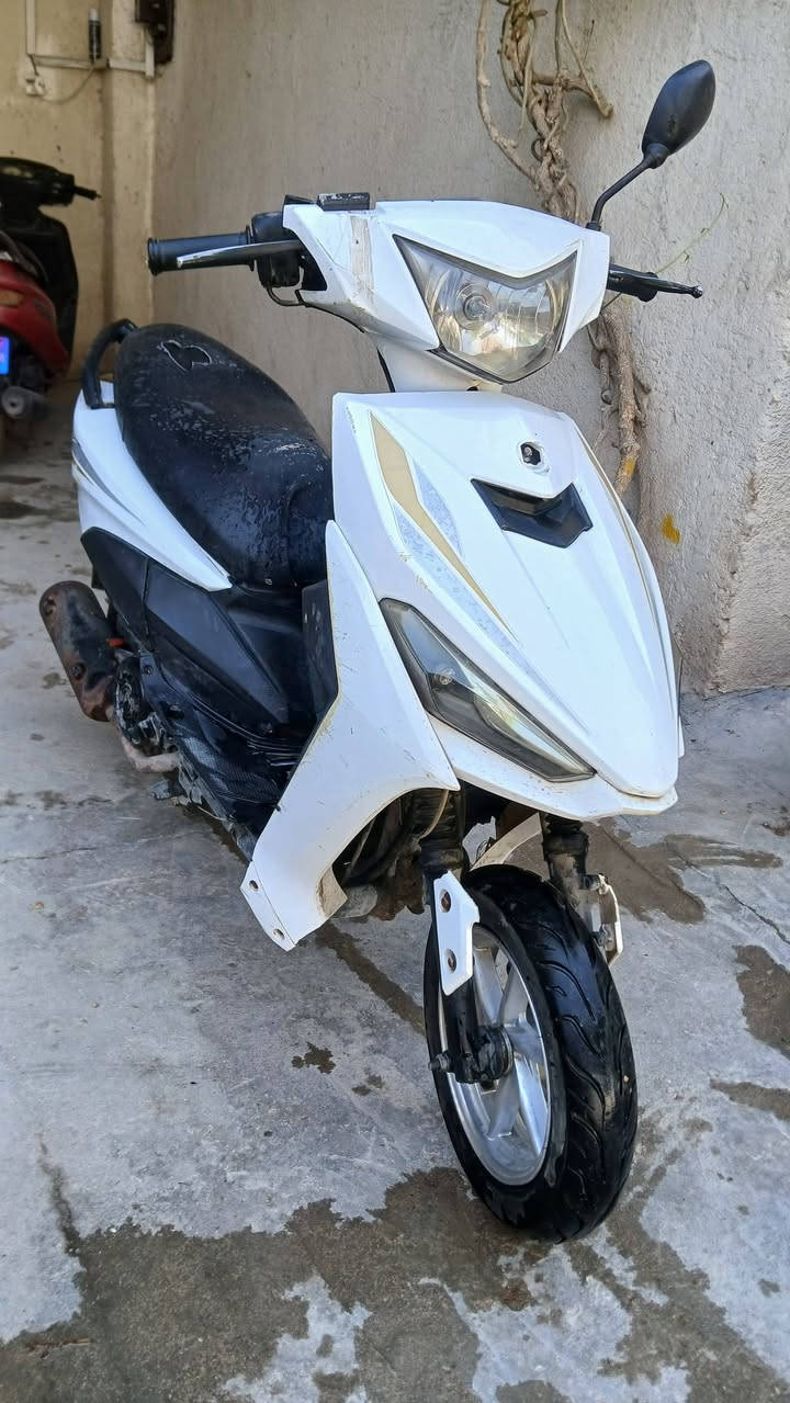 دراجه اف اس للبيع او(مراوس) سعر 200 شغاله هندر سلف نقص باتري كهربائية شغاله ناعمه وسريعه مكاني كربلاء رقمي ***********
