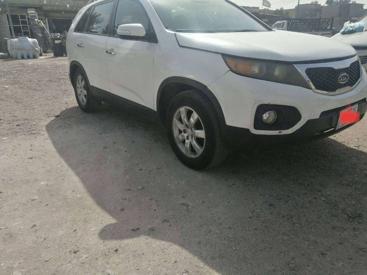 السلام عليكم ورحمة الله وبركاته.عندي سورنتو 2012 امريكيه حادث بسيط جاملغ وبنيد  صور الحادث وتس اب وبالعراق شخط اباب الصدر والباب الخلفية سياره جاهزه مكينه كير صدر تبريد السعر 115
***********
