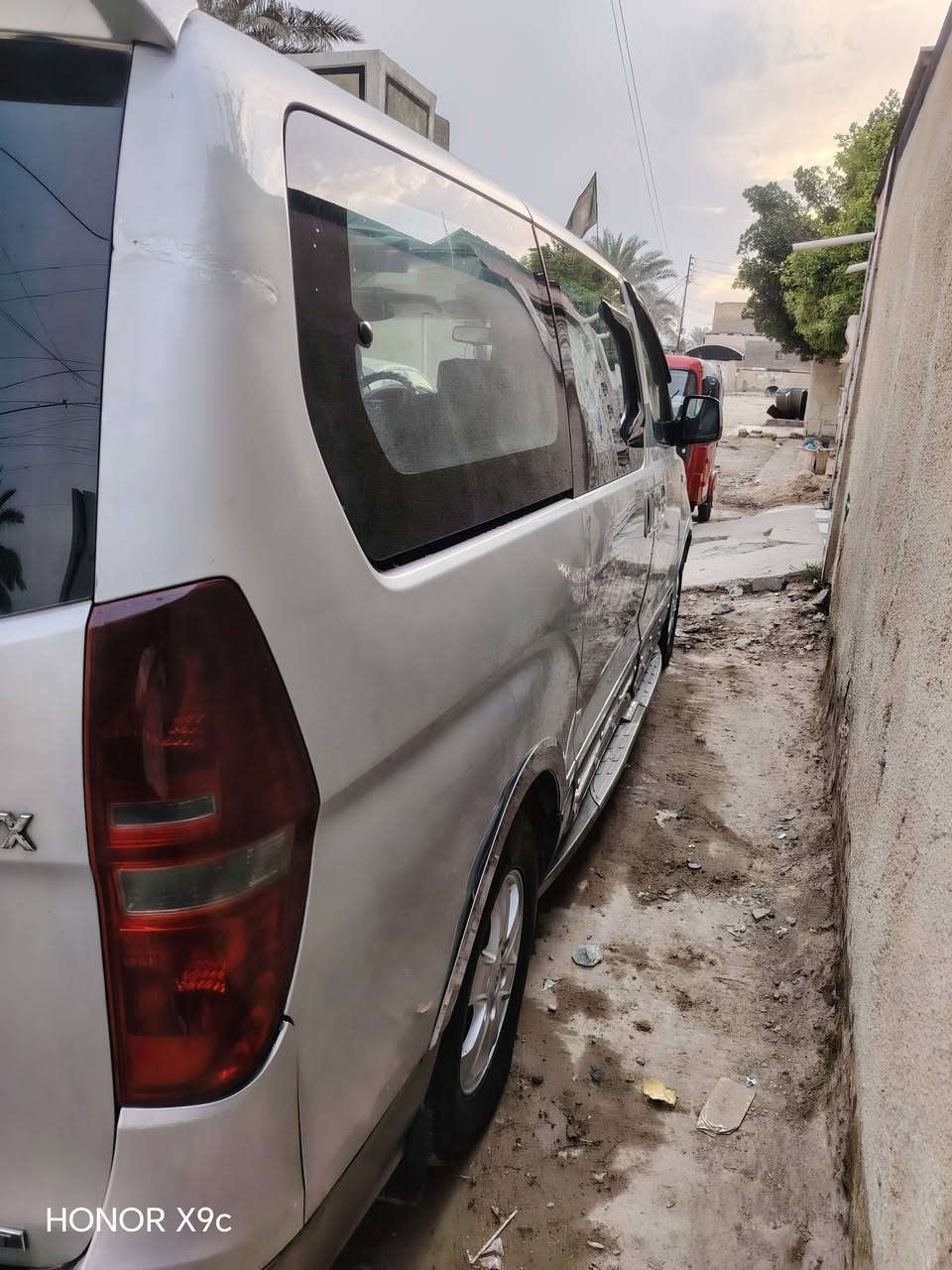 السلاام عليكم سياره البيع الفين وثمانيه مكينه جديده حداديه وتخم تاير مكان السياره الحمزه الغربي وسعر خاص.
***********
