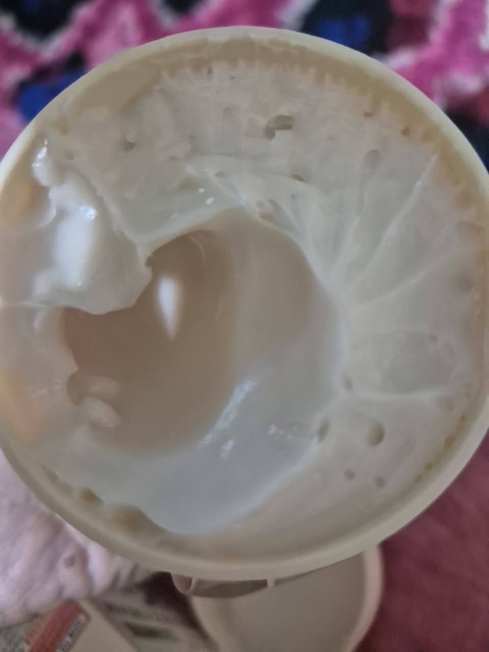 روتين عنايه صارلي تقريبا سبوعين عليه بس شفته حلو وعجبني كلت انزله الكم وامهات ها اعلان وها ترويج لايكلبي اني ام كوزمتك والشي الي اشوفه زين اجيب واخلي الكل تستفاد 
هذا الغسول بالبرتقال يجنن يفيد كل انواع البشره ماحجيلكم شكد الغسول منعش بحيث مابقي قطره مكياج بلوجه او دهن وتحسينه ينضف من كل كلبه وهم الرغوة فول سعره ب٣ 
المرمم والمرطبات بنفس الوقت مال رز الي يرمم الخلايه القديمه والتعبانة يرجع ينطيها خلاصه الرز حته ترجع مترممه وحيوية اكثر ويشد البشره مع الاستعمال وسعره ب٤ 
ولاتنسون اكثر وحده تتفاعل تفوز كل خميس وحده تفوز


**إذا كنت صاحب هذا الإعلان وتريد حذفه لأي سبب، رجاءا أرسل رسالة إلى الدعم الفني**