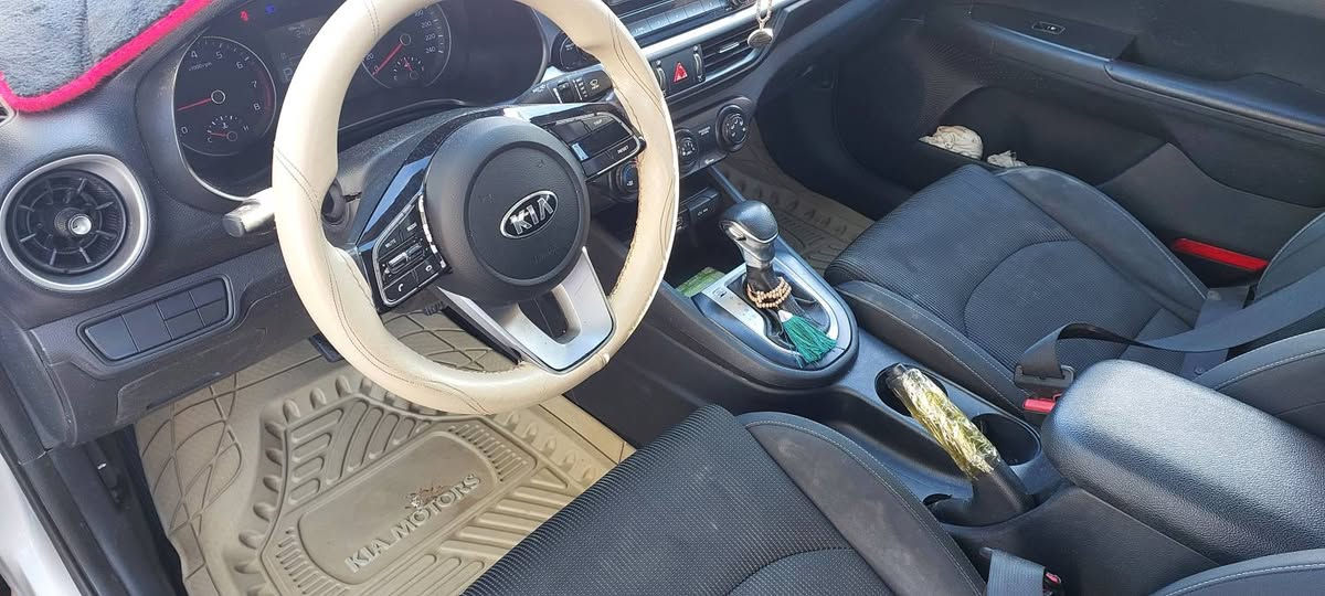 سلام عليكم سيراتو خليجي 2019 
سياره خير من الله صار بيها حادث هنا بل عراق جاملغ وباب بصف السايق 
بدون دواخل لغود و شواصي مكفولات
كير مكينه جدد 
السعر 110 وبيها مجال حك الجيه 
العنوان بغداد 
***********
