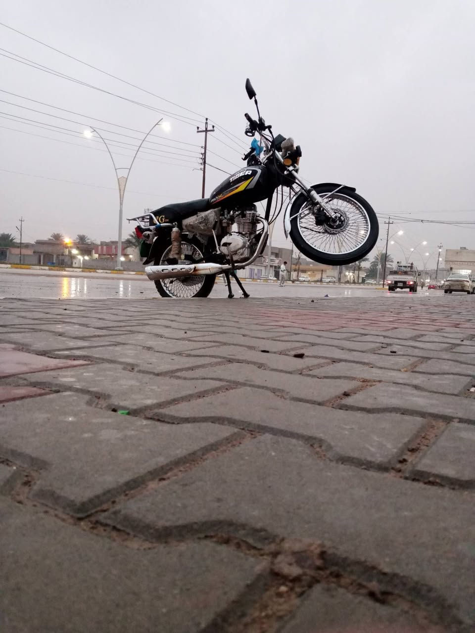 السلام عليكم دراجه للبيع موديل 2023شرط كهربائيات كلهه شغالة دراجه متحط عليهه ربع السعر 550وبي مجال ***********/***********مكان تكريت
