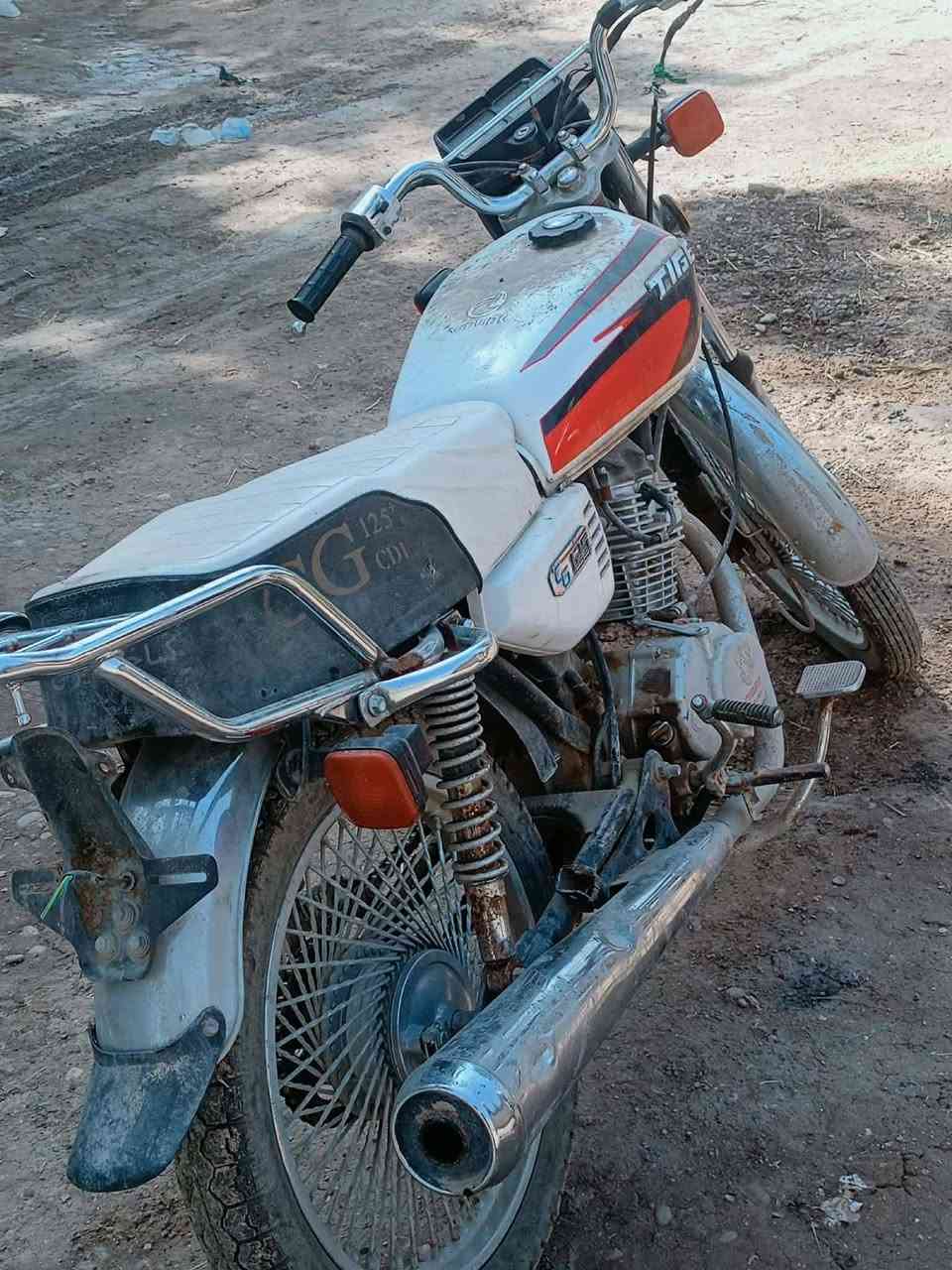 ***********دراجه  تايكر موديل 2021. وراق اوصلي. محرك مامفتوح  نواقص. قليله.
رقم صاحب دراجه فوك مكلف بنشر
