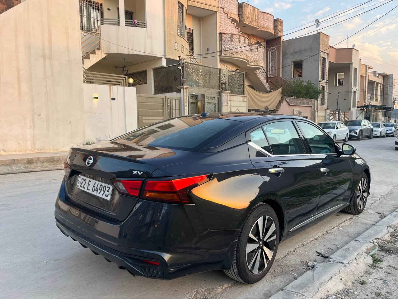 بجم كبس خلف كبس 
حادث جانبي 
فول مواصفات 
فتحة سلايت 
رادر 360 
قيادة ذاتية كشن تدفئة ستيرن تدفئة 
طخم تاير جديد
طخم جديد السيارة ما ناقصها شي 
1N4BL4DV5KN311464
مكان السيارة موصل 
*********** موصل, نينوى
