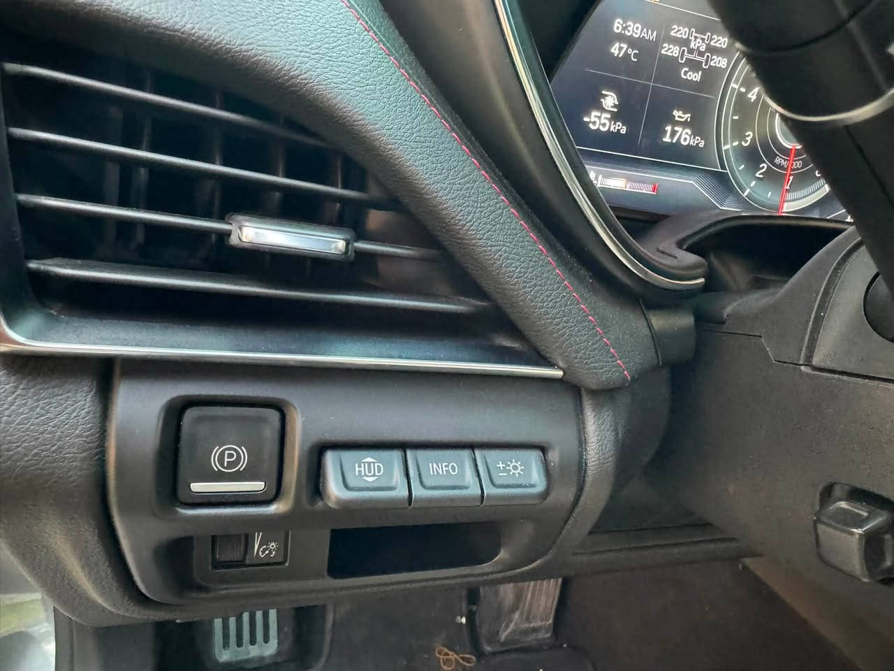 للبيع CT5 سياره معروفه مواصفاته ***********
