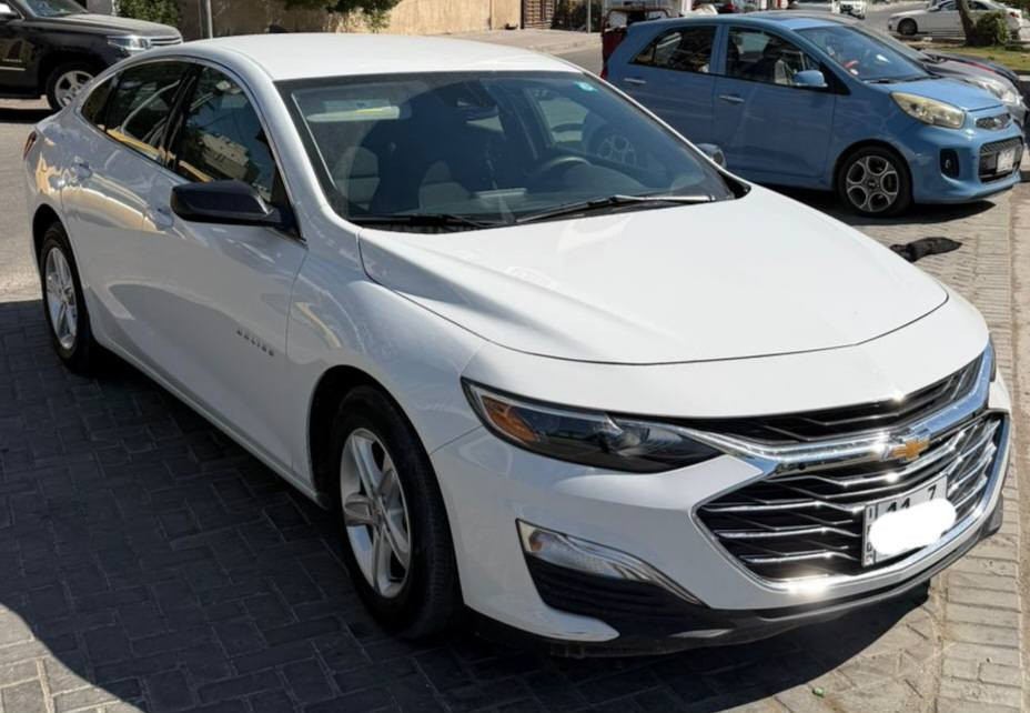 السلام عليكم 
للبيع ماليبو 2023
ماشية 11 
حادثة موضح بالصور 
بدون تبديل صبغ جاملغ خلفي فقط
السعر 120وبيه مجال عنواني بغداد الكرخ 
للإستفسار 
***********
***********
