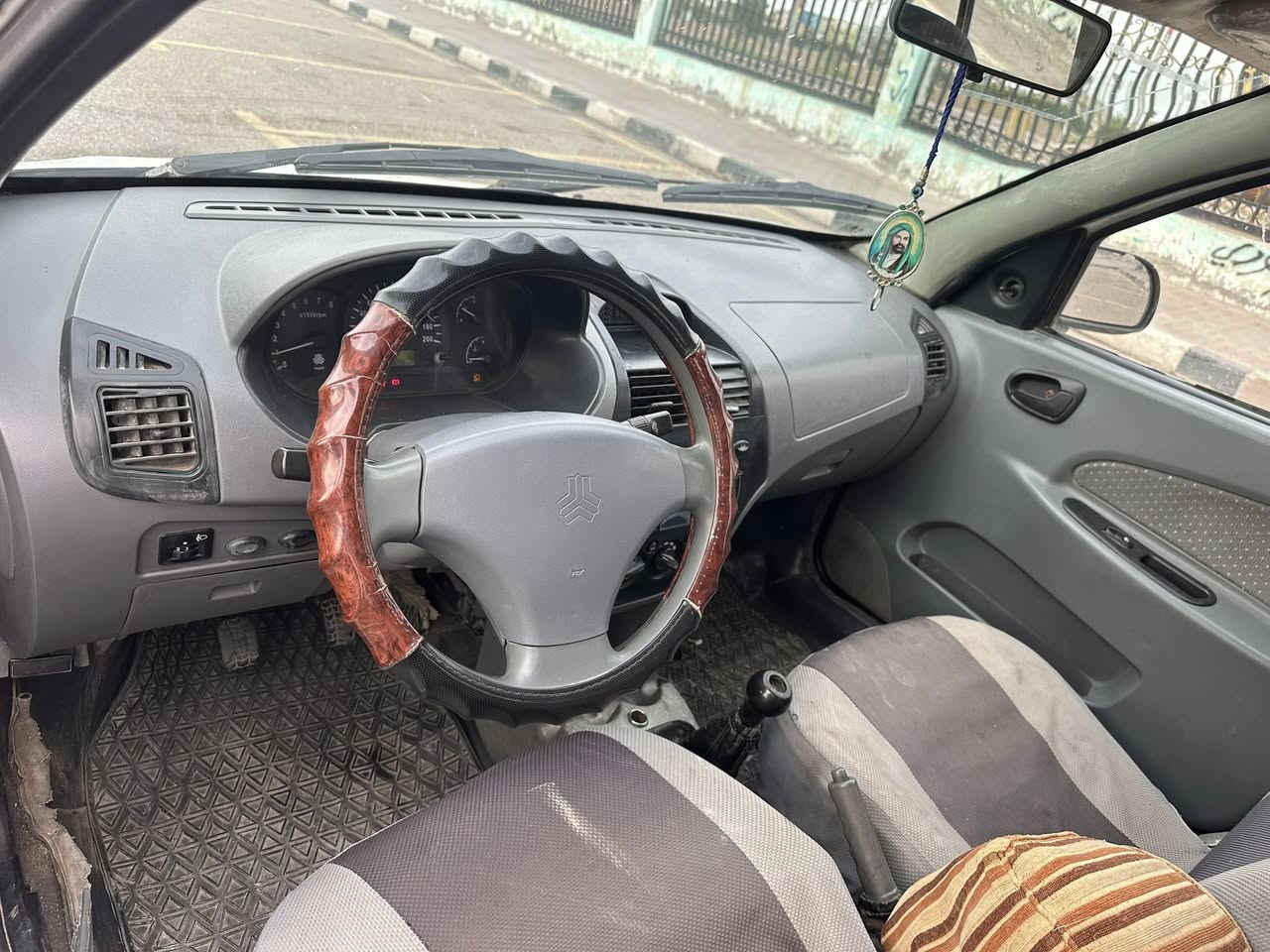 يا الله طيبه موديل 14 مكفوله من الصبغ والضربه والتبديل جاهزه من كلشي وسنويه ل28 مكاني ميسان نهاوند السعر 37 وبيهه مجال بسيط ***********
