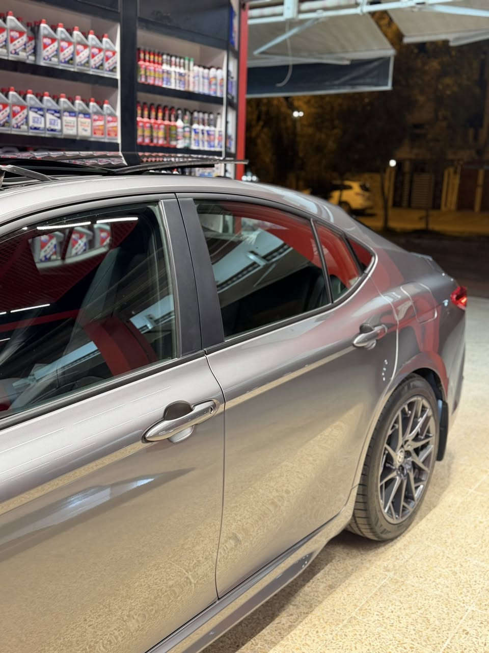 كامري هايبرد XSE موديل 2025
كلين كلين كلين كفاله عامه من كلشي

 17ميل ماشيه

 

وارد امريكي بطارية ليثيوم 

سقف بانورامي متحرك

9 سماعات 

شاشة كبيرة Apple CarPlay & android auto

كاميرات 360 محيطيه 

• كراسي جلد كهرباء تبريد 

تدفئة كراسي

تدفئة استيرنج + شفتات استيرنج

رادار امامي

مانع تصادم PCS  

مساد تحديد المسار —— LDA

‏BSM —— نظام النقطة العمياء

‏PDA —— مساعد القيادة التفاعلي

‏RCTA —— رادارات خلفية

‏SEA —— نظام الخروج الآمن 

‏RSA —— قراءة لوحات الطريق

مثبت سرعه تفاعلي —— ACM

‏AUTO PILOT —— سائق ذاتي 

مانع انغلاق العجلات —— ABS

‏TCS —— مانع الانزلاق 

بصمة أبواب + دخول ذكي

شاحن وايرلس

هندبريك كهرباء

نظام صوتي مميز JBL

حساسات ضغط الهواء في الإطارات

حساسات دخول ذكي 

لايت دبل عدسه LED

 

 مكاني موصل السعر 310$

***********
