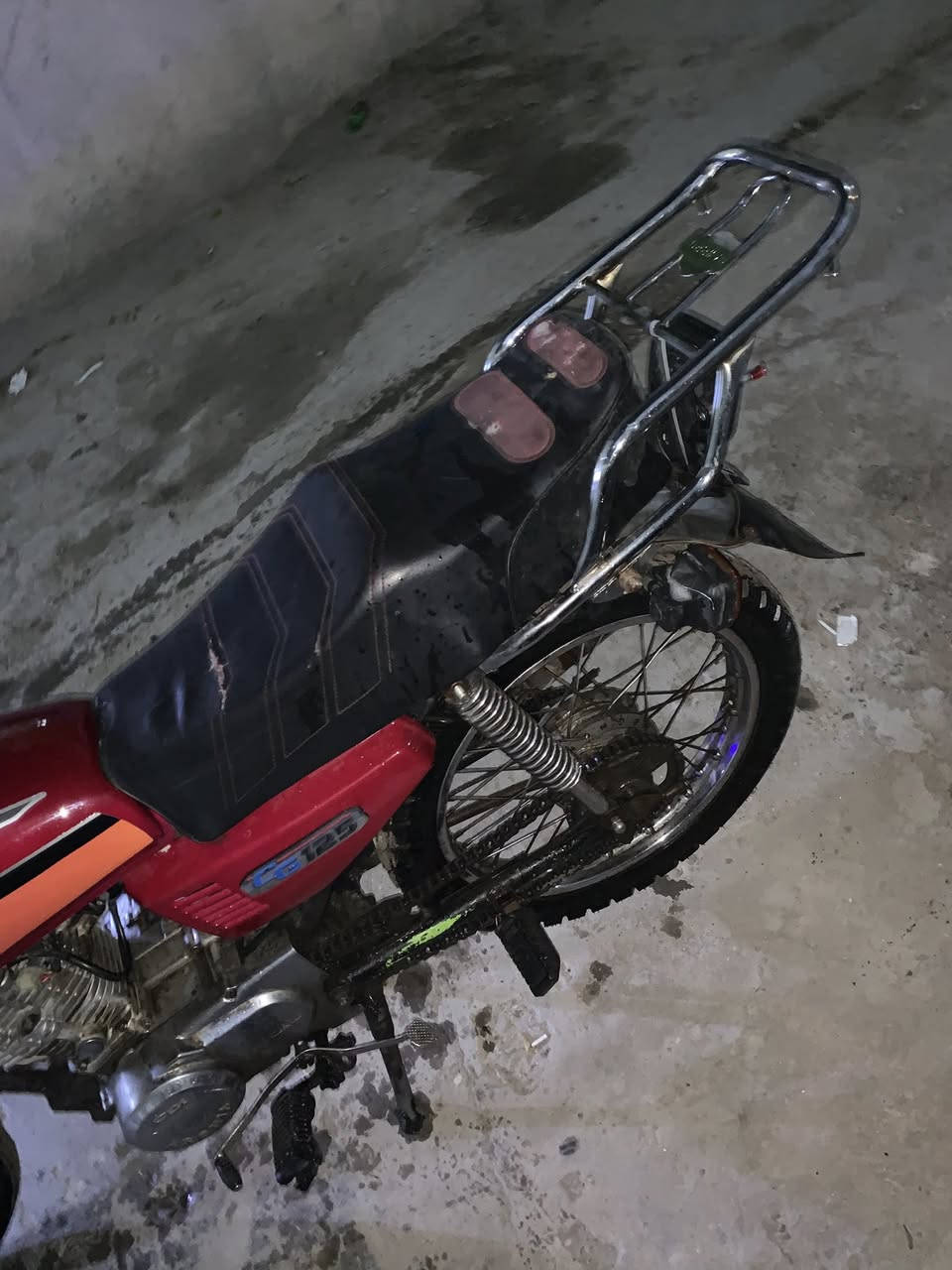 دراجه ايراني مديل2016دراجه مجفتها جديد ع ايدي وبيها نضوح من الجبنه دراجه خير من الله 300 بيها مجال حك جيه ول ماشه بيها عواج خفيف رقمي ‭٠٧٨٧ ٦٩٧ ١١٢٨‬
