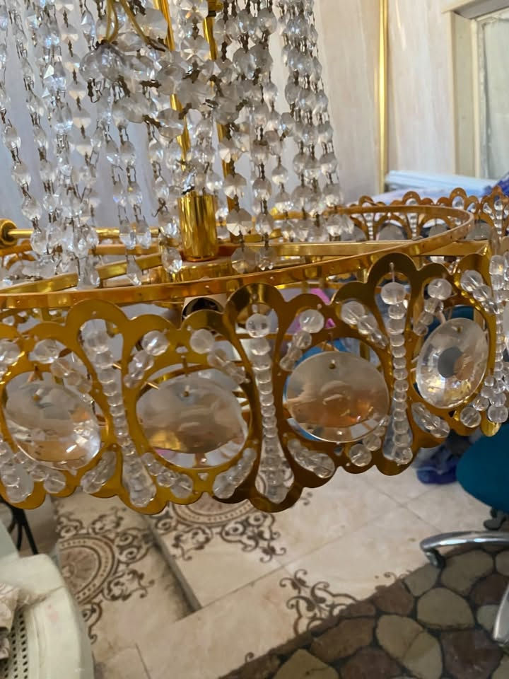 ثريات للبيع
***********
