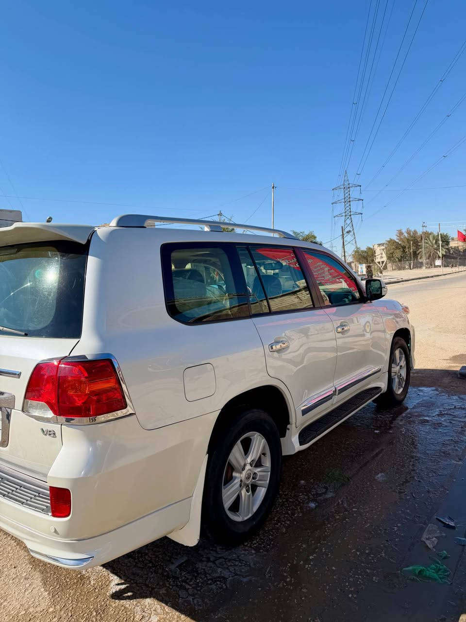 لانكد كروز 
جكساره مديل 2012 
مكفوله عدا دعاميات
8v مكنيه 
كير مكينه كفاله 
ماشيه 122km 
فول سياره 
بريم 
رقم بغداد انكليزي ب اسمي 
ب355 وبيه مجال 
مكاني النجف
*********** النجف, العراق
