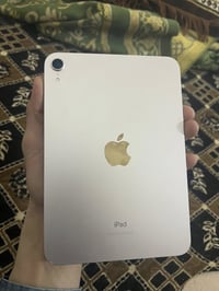 ايباد مني ٦ • شاشة مكسورة بسيط • شاحن ايفون ١٥