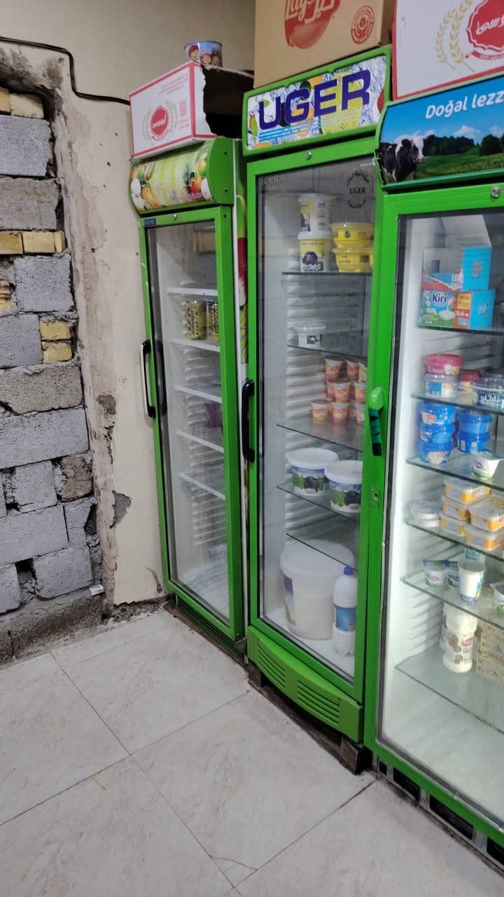 السلام عليكم
عارضات مع رفوف للبيع كما موضح بلفديو العنوان
ابو دشير بغداد الدوره
للاستفسار الاتصال على الرقم ***********
