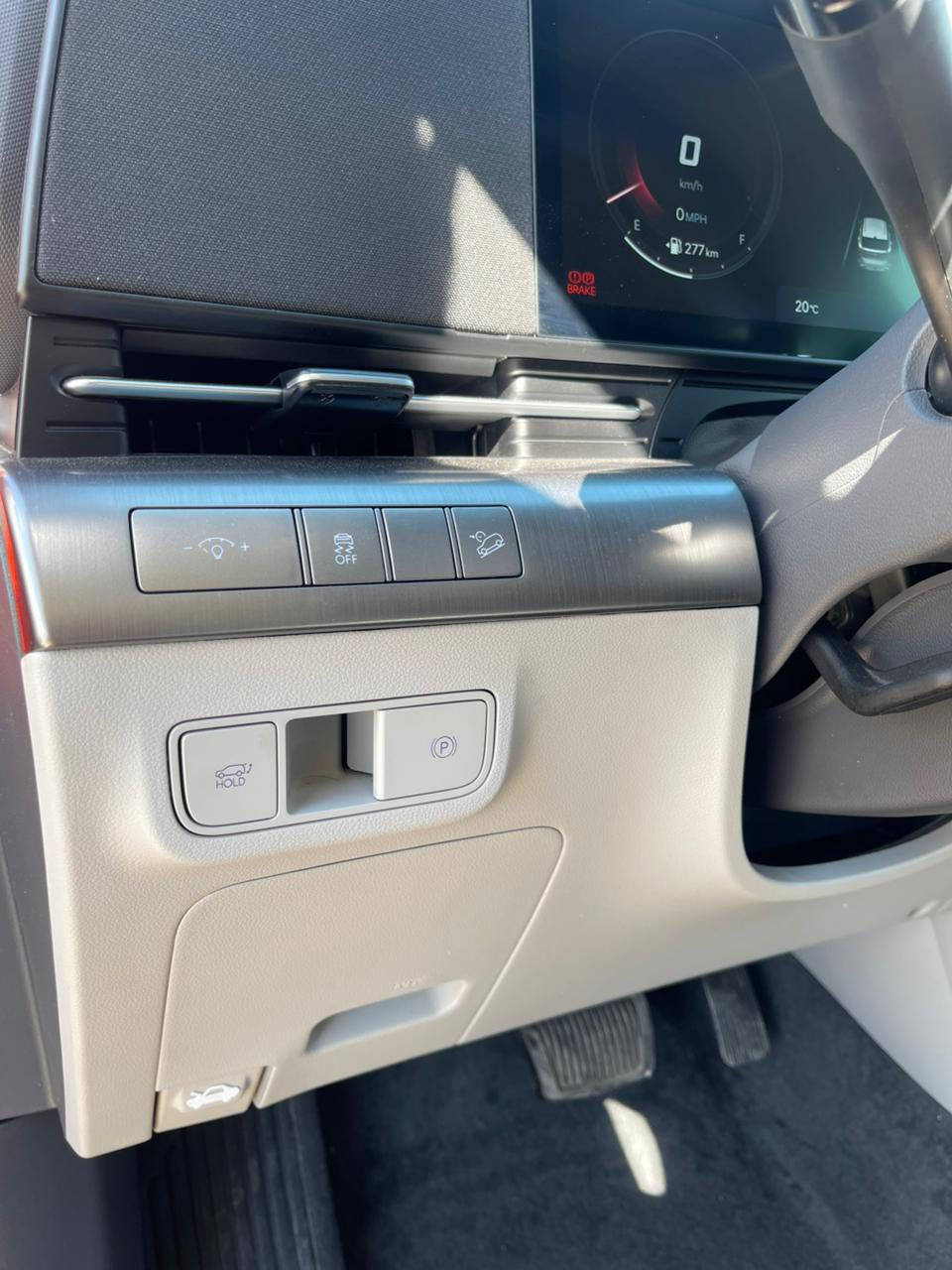 السلام عليكم  هونداي كونا 2025 لمتتد اعلا فئه بدون اير باك صبغ فقط حلفه بنيد مواصفاته 

محرك 1600 تيربو
ماشيه 10  كيلو فقط
كامرات 360 درجه مع حساس محيطي
بانوراما بصمه تقديم وترجيع سياره بلرمونت عن بعد
داخل جلد تبريد وتدفىه كشن
اناره داخليه محيطيه متغيره
شاشه متصله داخل ابيض جلد
ويل 19 انج
رادار ما انبي وامامي تحديد مسار توفق ذاتي
نظام صوت Bose
كير تعليك 8 نمر AT
السعر 18500 نهائي اعتذر مقدما ورقم شاصي بلمنسور  للمصداقيه
متواجد في كراده وشارع فلسطين للاستفسار ***********
