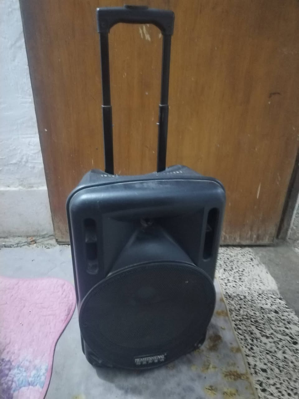 سلام عليكم سماعة ديجي للبيع ***********
