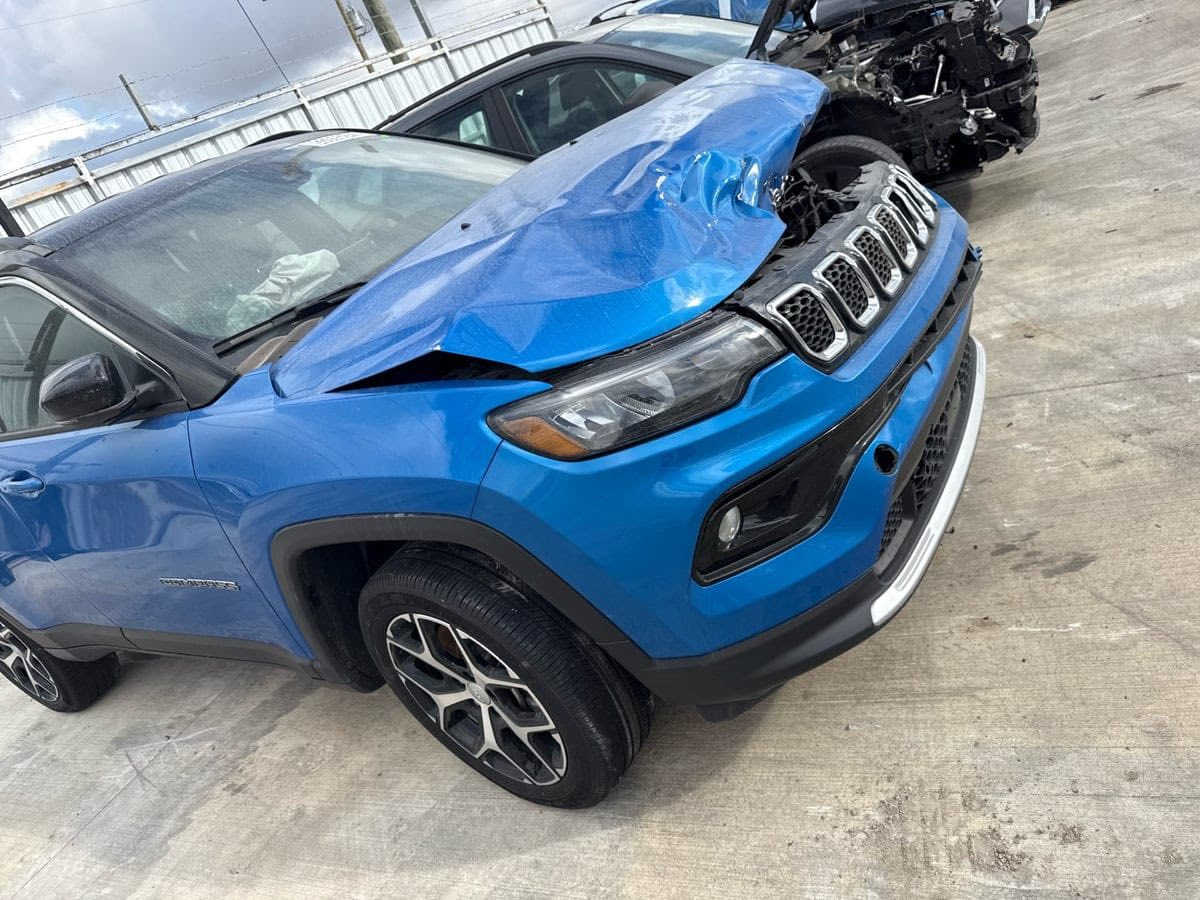 JEEP compass LIMITED 2024
مشحونه مباشر للعراق
#السعر 86 ورقه داخل الميناء بدون تصليح بدون كمرك
للأستفسار الاتصال على الرقم التالي
*********** اتصال أو واتساب
