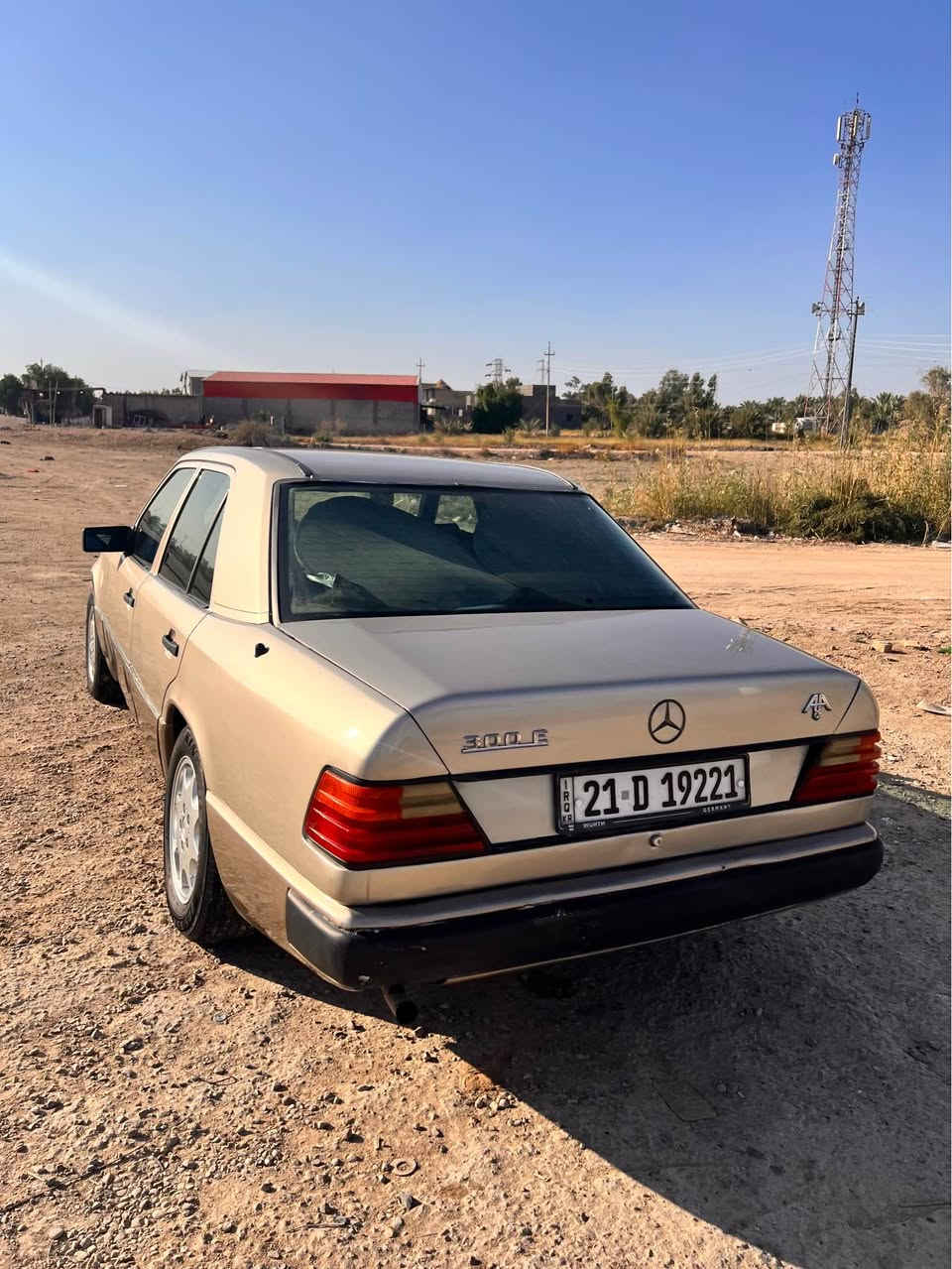 مرسيدس دب موديل 1987 
محور مكينه وكير بطه 
تبريد منظومة جديده فول 
تخم تاير 
السيارة جاهزه ترايك وين ما تريد ناصرية, ذي قار


**إذا كنت صاحب هذا الإعلان وتريد حذفه لأي سبب، رجاءا أرسل رسالة إلى الدعم الفني**