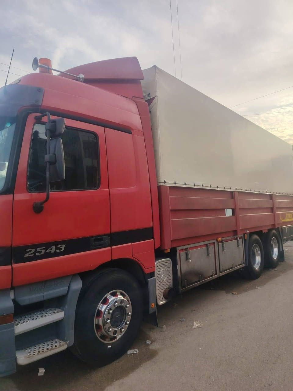 اكتروز ٢٠٠١ مكفوله شاصي وقماره ومكينه مكفوله سياره دبل تاير جاهزه
***********
***********
