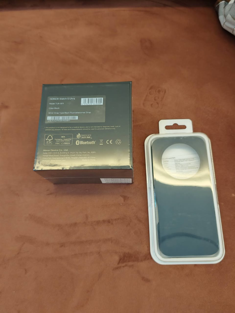 السلام عليكم اخوان هدايا هونر ماجيك 8 برو جديدة وغير مستخدمه نهائيآ ساعة هونر 5 الترا وحافظة اصليه لون نيلي.... السعر 250 الف قفل رجاء الاتصال مهندس علي *********** المكان حي الإعلام بغداد
