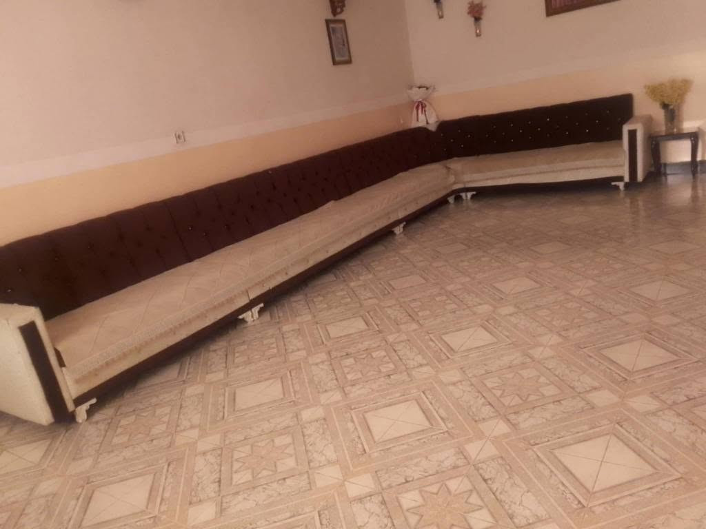 غراض للبيع 
ميز تواليت 70
جربايه 70
كاونتر 60
قنفات 300

*********** كركوك, العراق
