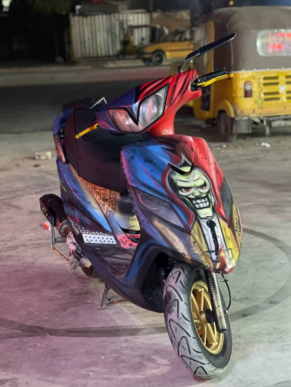 سلام عليكم دراجه ثعلب مزوده مكينه وكفرات كلج رياضي بوشه وبستم رياضي دراجه اي نقص مابيه كهربايات مزوده صالنه كشن سباقات مليون ١٠٠ وبيه مجال الشراي *********** رقمي
