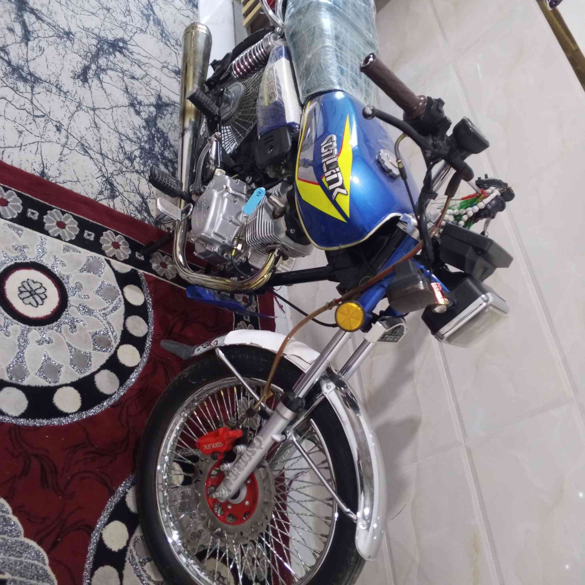 سلام عليكم دراجه للبيع ايرانيه باب اول 4 كير تايكر سولنك اوراقه كامله و موديل 24 السعر 650 
الرقم ***********
