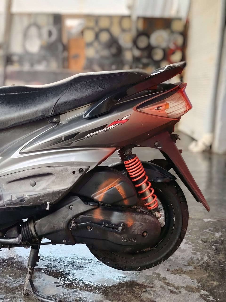 السلام عليكم الدراجه للبيع سكنس كابريتر المكينه بلاديه ما مفتوحه العنوان بغداد الامين الثانيه قرب فلكه حدادين سعر 750الف وبيها مجال البيع مستعجل الرقم ***********
