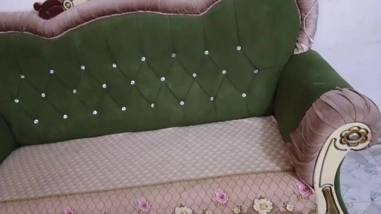 السلام عليكم تخم 10 مقاعد تسكام ثقيل بي ضرر بسيط مثل مواضح بل فيديو والصورة سعرة 250 بي مجال بسيط مكانه شعب سريدات *********** للاستفسار بي واتساب رجاءً بياعه شراي لحد يدخلي ويكسر بسعرة ويدورون اسعار مال ميت
