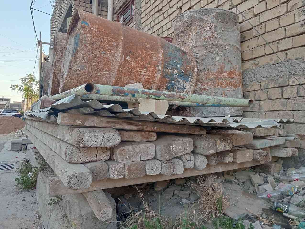 سكله مال بياض 
عدد الجينكو 8 
دراب 11 
سير 6 
سيور 2متر 15
برميل 6 مال سكله 
برميل ماء 2 
قفص حديد 1
***********
