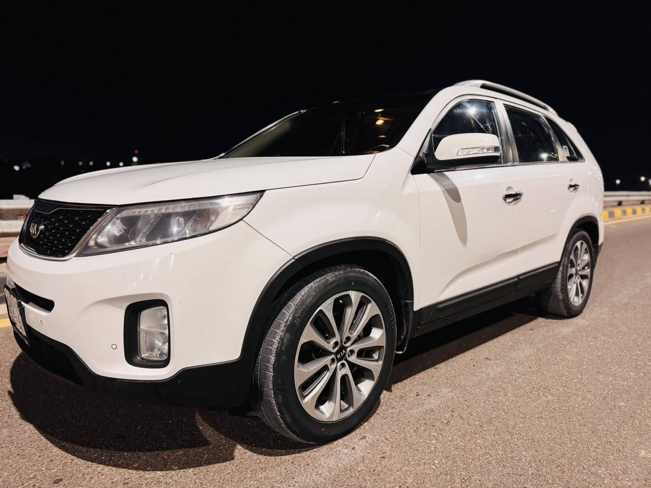 السلام عليكم
للبيع 
كيا سورنتو 2014 خليجي 
6 سلندر 
السونار مرفق بالصور 
فول مواصفات 
السعر 19 وبي مجال 
مكان الأنبار 
للاستفسار اكثر 
الاتصال على الرقم:
***********
***********
