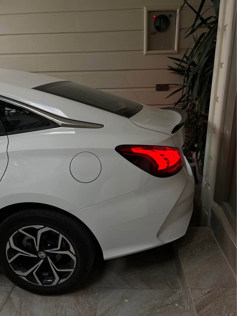 ئێم جی  MG GT 2025 گێڕ عادی

ڕەقەم سلێمانی تەحویل و هەمووی بە شەرت بەیانی ئەیکەم بە ناوتەوە 

هیچی پیوەنی تەنیا ٦ هەزار رۆشتوە

مواصفات.بەصمة.شاشەوكاميرا.

ئاوێنە ئیشارەت.لايت زينۆن.  ڤۆلیۆم
فول کمالیات گاعی بۆ دانراوە 
تەنها ١٠١$ گەڵاو مەعامەلە 
***********
*********** السليمانية, العراق
