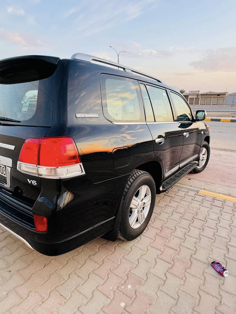 تحيه طيبه

تويوتا لاند كروز موديل 2011

رقم سليمانيه بأسمي هزه وسنويه جديد 

اللون اسود

محرك 6 سلندر كفاله ممفتوح 

كير شركه 
منضومة زنون عالي +ناصي 

دوشمه ارضيه +كشنات
كامره + شاشه لد

السياره شغاله من جميع النواحي وجاهزه 

بيها بارد اصبعين على داير الهلال الخلفي فقط 

للاستفسار 
***********
*********** احمد ابو جنيد
